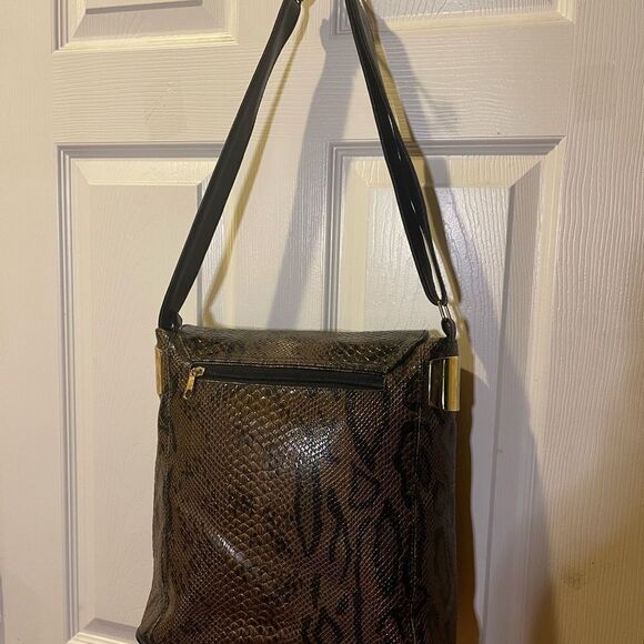 Snakeskin Pattern black and brown synthetic bucket style Shoulder Bag black trim - Picture 3 of 13